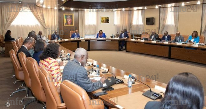Gabon : Le gouvernement s’offre un second conseil interministériel, tablettes en main