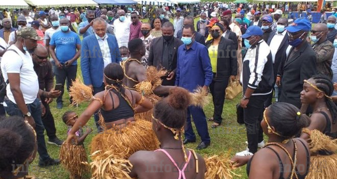 Foulant les restrictions sanitaires, Ndemezo et les siens s’offrent un méga meeting à Bitam&nbsp;!