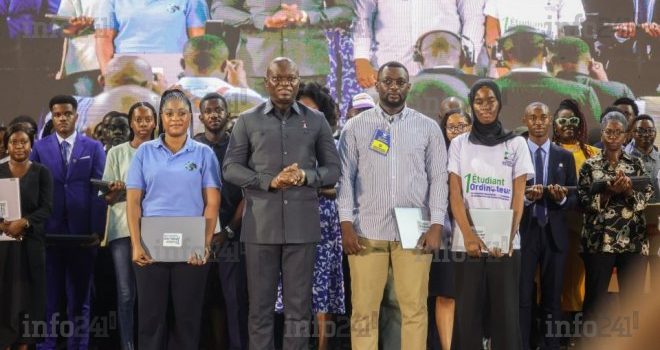 L’opération «&nbsp;1 étudiant, 1 ordinateur&nbsp;» finalement étendue aux influenceurs et jeunes entrepreneurs