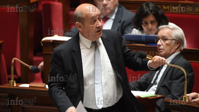 EXCLUSIF&nbsp;: &laquo;&nbsp;La France continue de suivre avec attention la situation au Gabon&nbsp;&raquo;, selon Le Drian