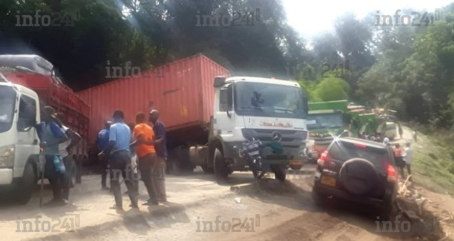 Gabon&nbsp;: Chaos routier à Ndjolé après une mauvaise manœuvre d’une semi-remorque